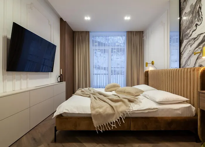 Shevchenko St.,new Building * Leópolis