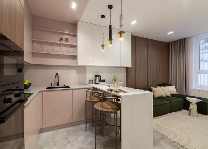 Shevchenko St.,new Building * Leópolis